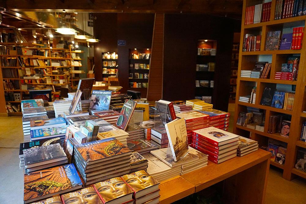 Мебель для книжного магазина. Книжный магазин в Лондоне. Книжный Kyobo. Книжный магазин бук шоп. Shopping books 7