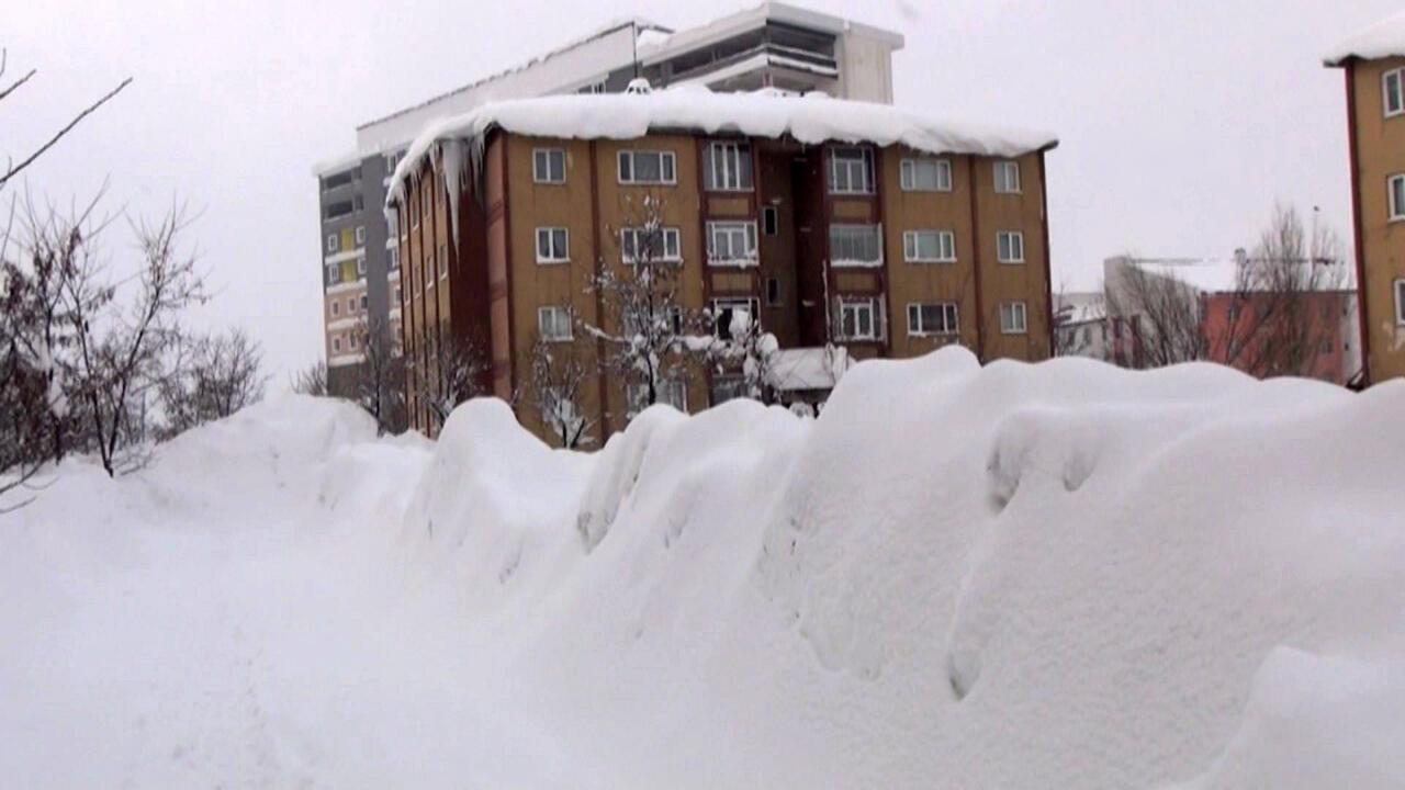 Bitlis'te kar kalınlığı 1,5 metreye ulaştı - Son Dakika Flaş Haberler