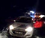 Son Dakika: Muş'ta 8 araçta mahsur kalan 50 kişi ekiplerce kurtarıldı