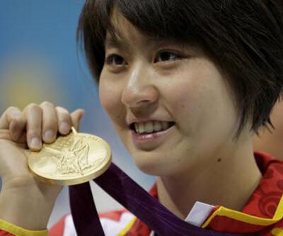 Altın madalyalı yüzücü siyasete atılıyor