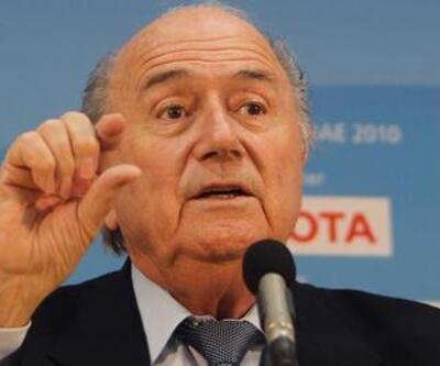Blatter "eşcinsel" esprisi için özür diledi