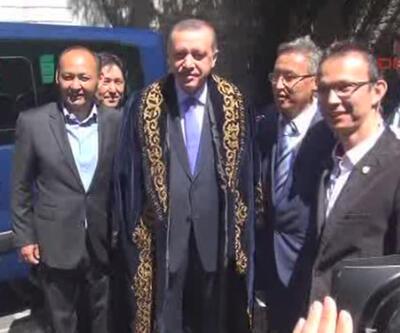 Erdoğan, Fransa'da Kazak milli kıyafeti giydi