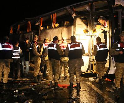 Erdoğan için gelen polisler kaza yaptı: 3 şehit 33 yaralı