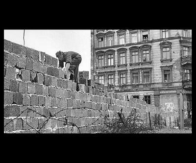 Google'dan Berlin Duvarı'nın yıkılışı için video doodle