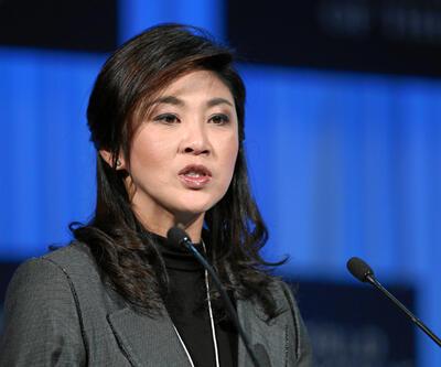 Tayland'da eski Başbakan Yinglak siyasetten men edildi