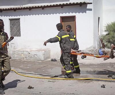 Mogadişu'da Eş-Şebab bakanların uğrak yerine bombalı saldırı düzenledi