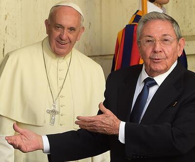 Küba lideri Castro: "Bu gidişle Katolik Kilisesi'ne yöneleceğim"