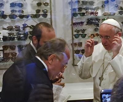 Gözlük çerçevesi Papa’ya pahalı geldi