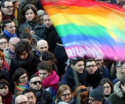 İtalya'da eşcinsel birliktelikleri tanıyan yasa kabul edildi