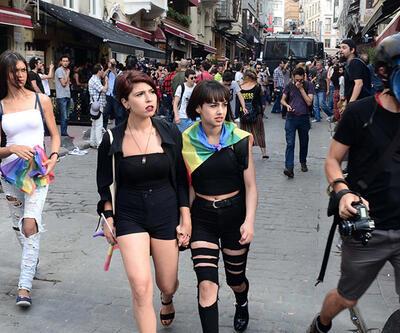 Taksim'e 'Onur Yürüyüşü'ne tepki için gelenlere polis engeli