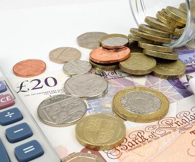 İngiltere'de 13 bankadan Hazine Bakanlığı'na kredi uyarısı