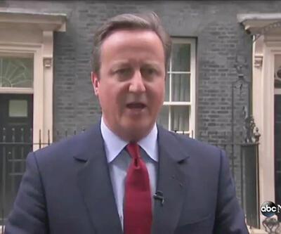 İngiltere Başbakanı Cameron, istifasından sonra şarkı söyledi