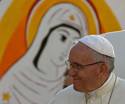 Papa Francis:  'Eşcinselleri ve trans bireyleri kabul etmeliyiz'