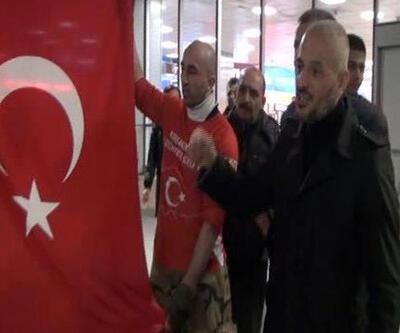 Atatürk Havalimanı'nda bayrak eylemi