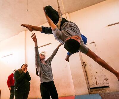 İrlandalı akrobat Gazze'de gençlere sanatını öğretiyor
