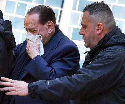 Berlusconi'ye büyük şok! Dudağına iki dikiş atıldı