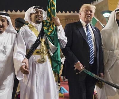 Trump'tan kılıç dansı