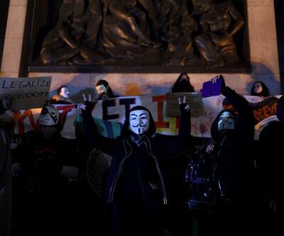 Londra'da Guy Fawkes maskeli yürüyüş