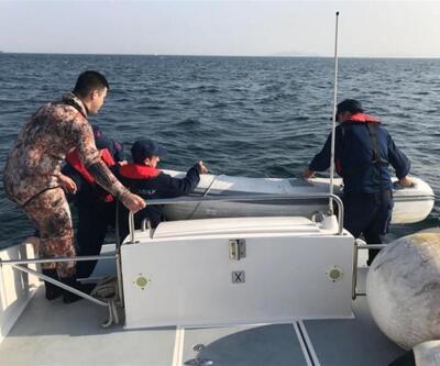 Zeytinburnu açıklarında sürüklenen bottakileri Sahil Güvenlik kurtardı