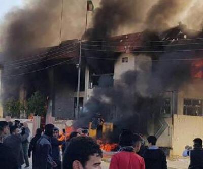 Irak'ın kuzeyi karıştı, parti binaları ateşe verildi
