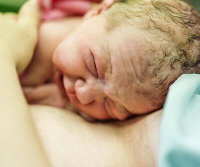 Ten tene temas uygulanan bebekler 12 kat daha az ağlıyor 