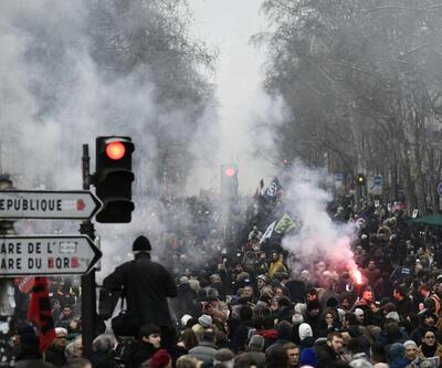 Fransa sokakları savaş alanına döndü, 500 bin kişi sokağa çıktı