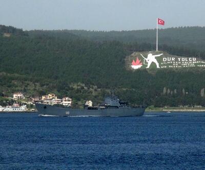 Rus askeri gemisi Çanakkale Boğazı'nda 