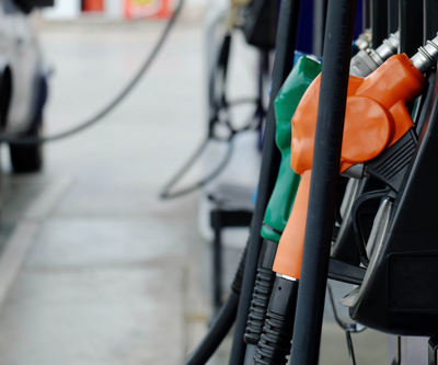 Petrol fiyatı küresel piyasada yüzde 4 düştü
