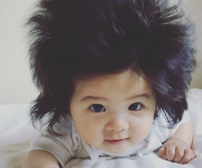 7 aylık bebeğin saçları sosyal medyada olay oldu