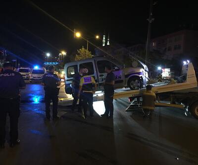 Kırmızı ışıkta geçti polis aracına çarptı: 3 yaralı