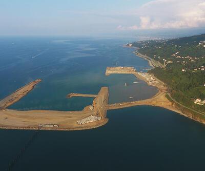 Rize-Artvin Havalimanı'nda denize günde 80 bin ton taş dökülüyor
