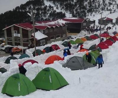 Dağcılar kış eğitimi için Zigana Dağı'nda kamp kurdu