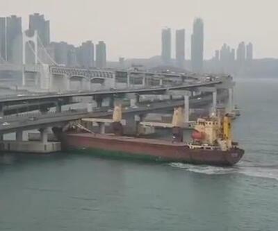 Rus kargo gemisi, Güney Kore'de köprüye çarptı