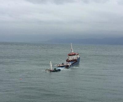 Marmara Adası'nda yük gemisi karaya oturdu, 6 kişi kurtarıldı