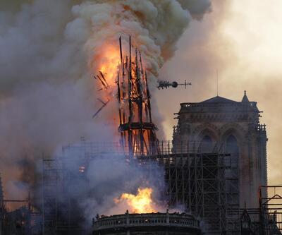 850 yıllık mimari baş yapıt Notre Dame Katedrali yandı