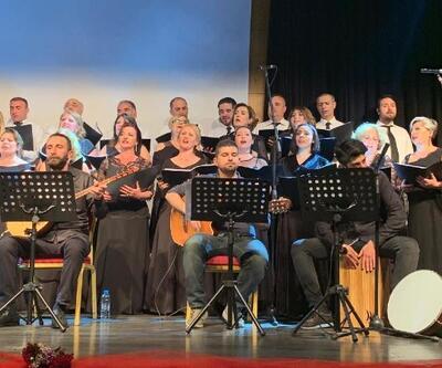 Çekmeköy'de halk eğitim müdürlüğü kursiyerleri konser verdi