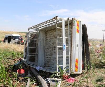 Tarım işçilerini taşıyan kamyonet devrildi: 5'i ağır 35 yaralı