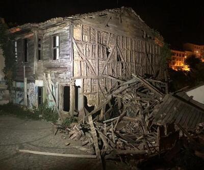 Şile'de iki katlı ahşap bina çöktü