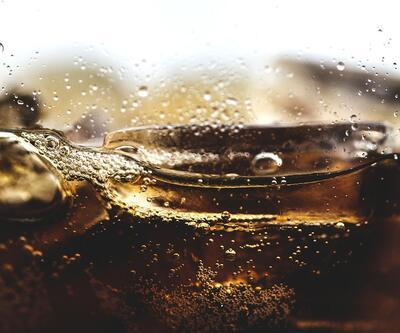 Şekerli içecekler kanser riskini artırıyor