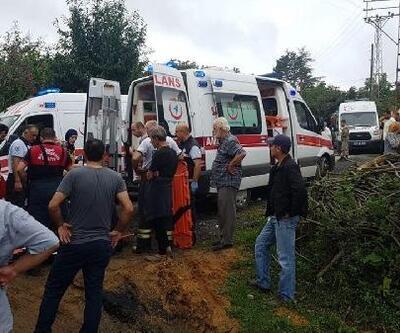 Fındık işçilerini taşıyan kamyonet şarampole yuvarlandı: 1 ölü, 14 yaralı