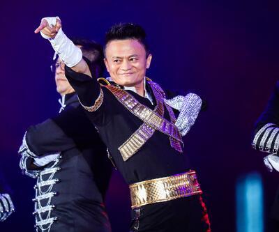 Alibaba'nın kurucusu Jack Ma'ya stadyumda veda partisi 