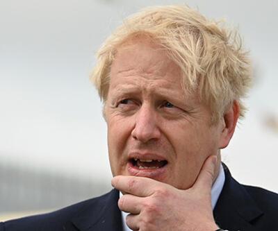 İngiltere'de sular durulmuyor: Boris Johnson, Kraliçe'ye yalan mı söyledi?
