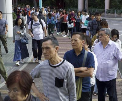 Protestoların dinmediği Hong Kong'da halk yerel seçim için sandık başında