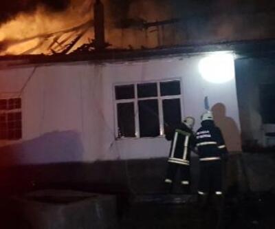Konya'da tek katlı ev yandı