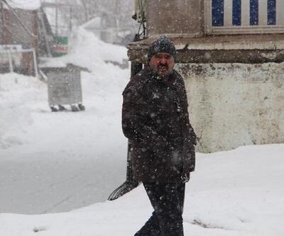Karlıova'da kar esareti, 5 gündür çocuklar okula gidemiyor