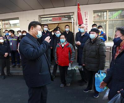 Maske taktı, el sıkmadı: Doktorun ölümü sonrası Xi, ilk kez halk karşısına çıktı