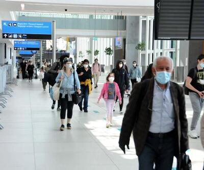 Toronto'daki 301 Türk yolcu tahliye uçağıyla İstanbul'a geldi