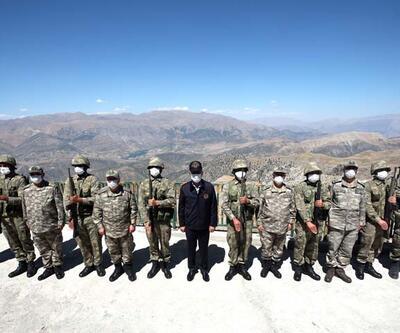 Son dakika... Milli Savunma Bakanı Akar ve komutanlar Irak sınır hattındaki birlikleri denetliyor