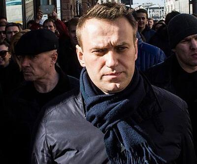 Rus muhalif aktivist Navalnıy'ın ilk bulgulara göre zehirlendiği tespit edildi