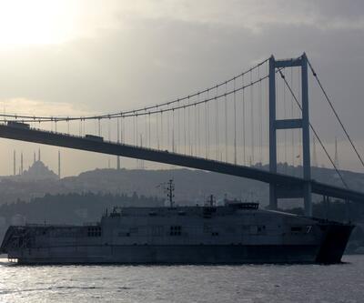 ABD savaş gemisi İstanbul Boğazı'ndan geçti 